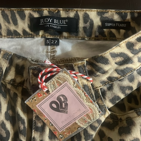 Judy Blue Super Flare Bell Bottom Jeans Denim Leopard Cheetah Cowgirl Bohemian - Picture 6 of 6